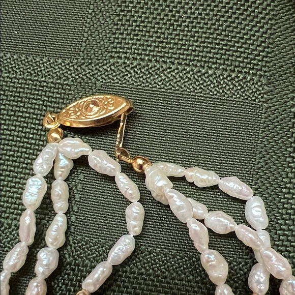 Vintage Fresh Water Pearl Jewelry Set ( includes necklace,bracelet earrings) - Picture 5 of 16